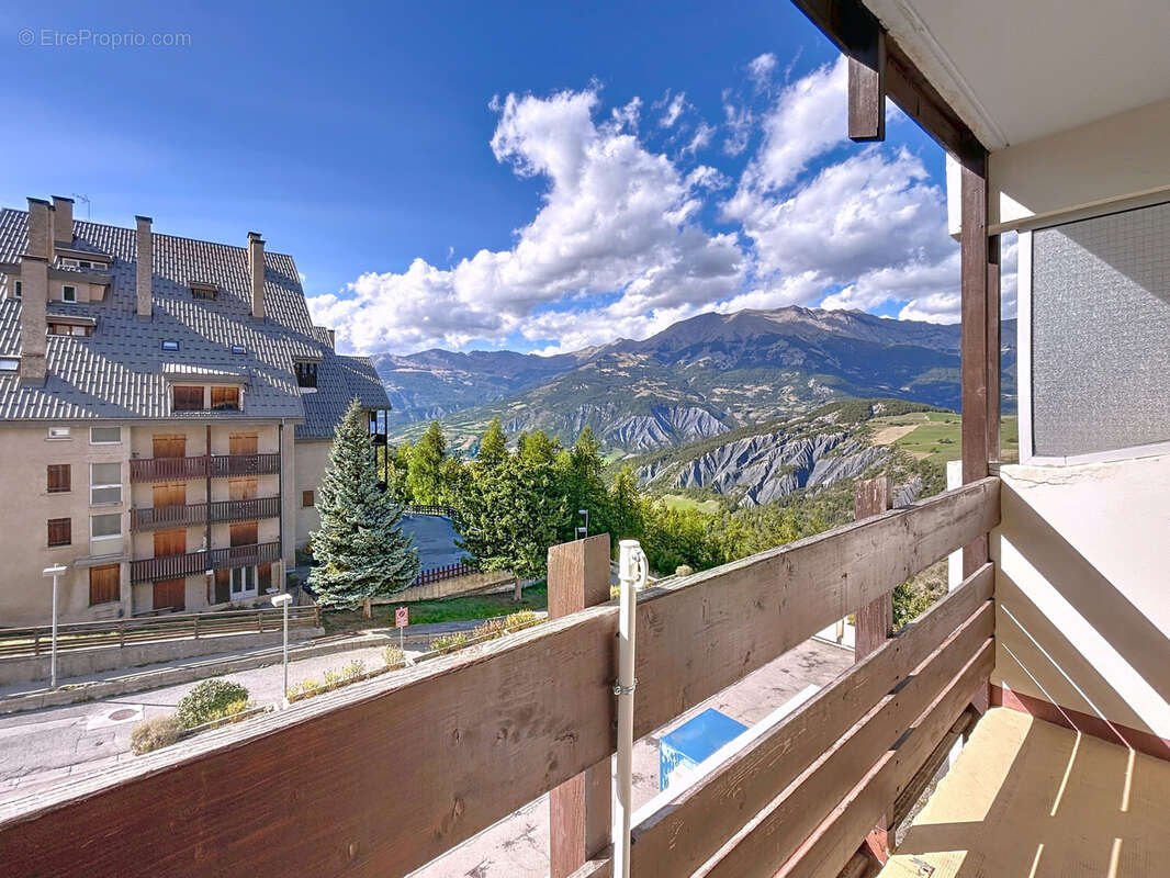 Appartement à ENCHASTRAYES