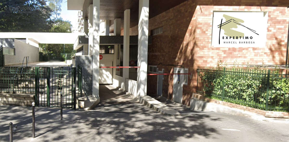 Parking à PARIS-15E