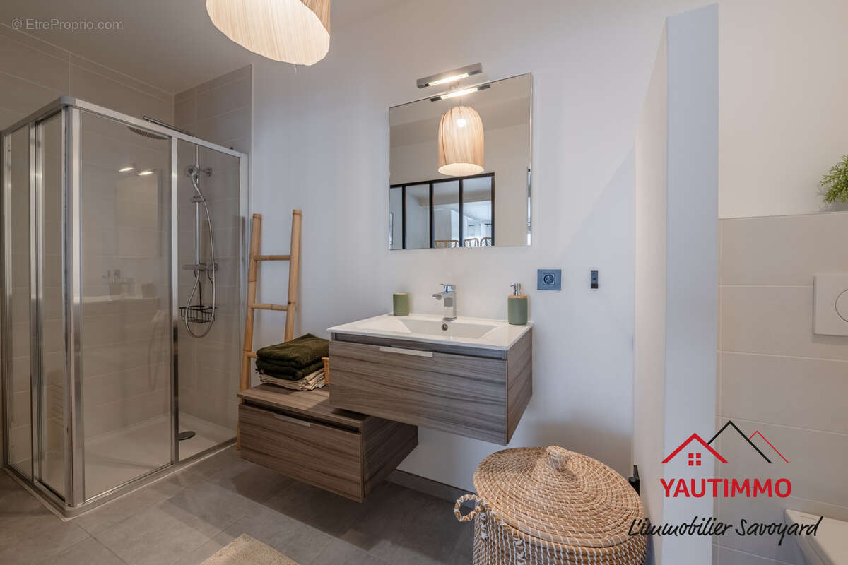 Maison à CRANVES-SALES