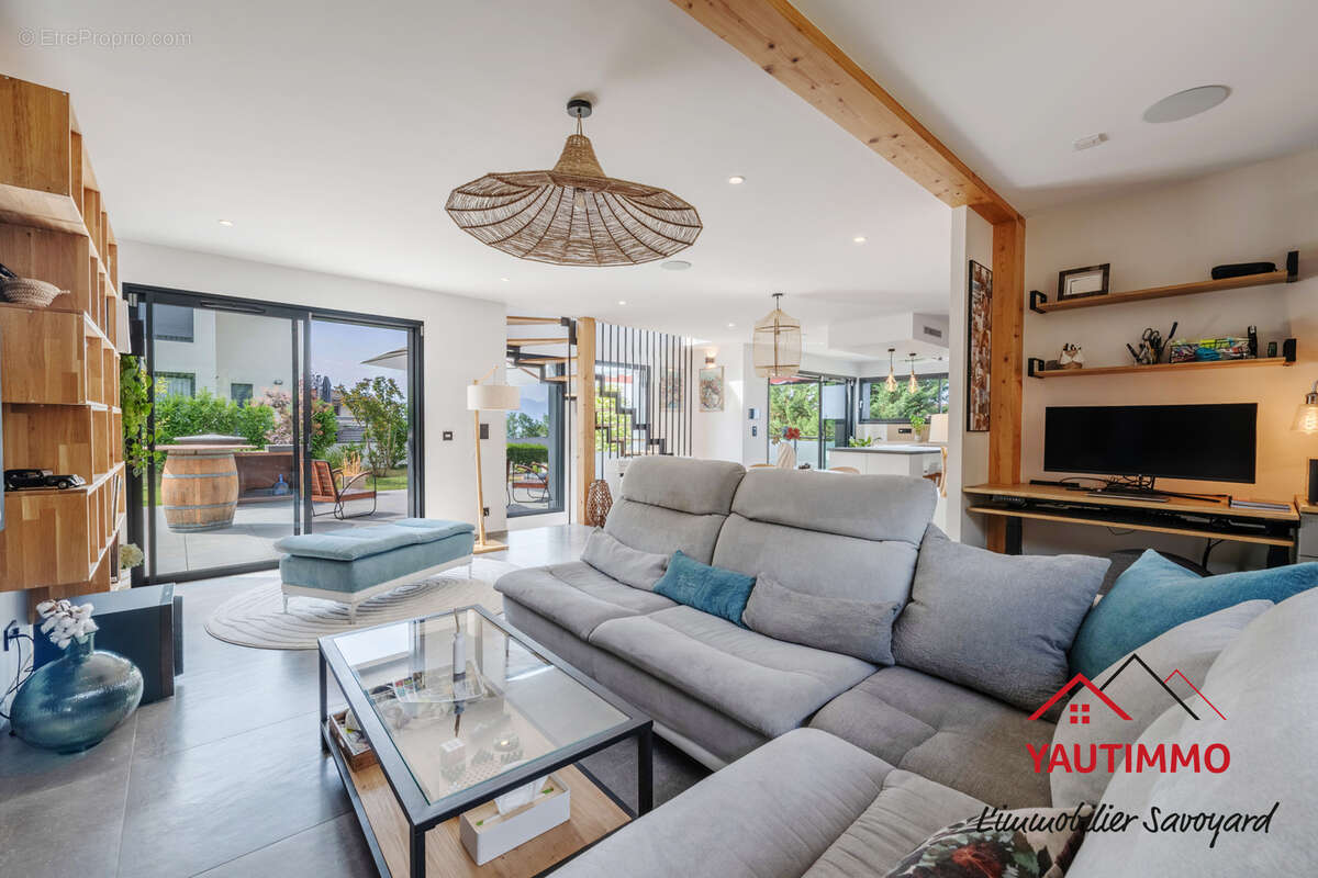 Maison à CRANVES-SALES