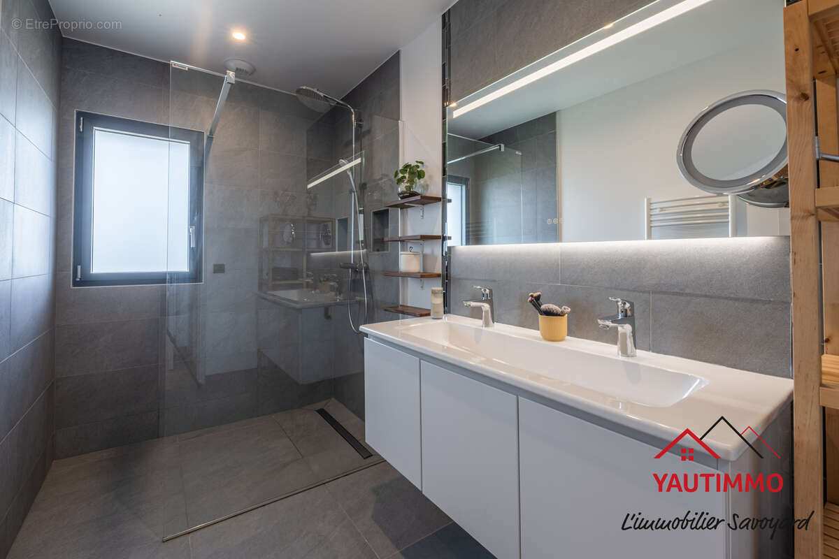 Maison à CRANVES-SALES