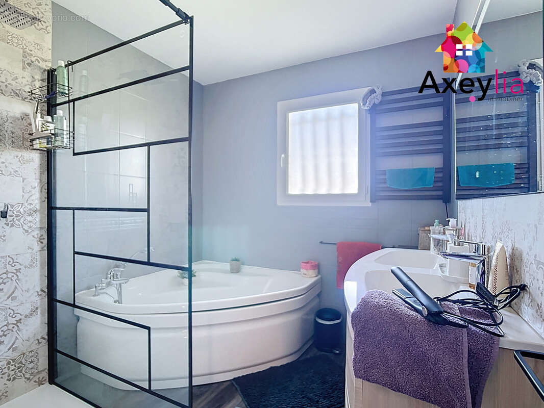 Maison à SAINT-JEAN-SAINT-MAURICE-SUR-LOIRE