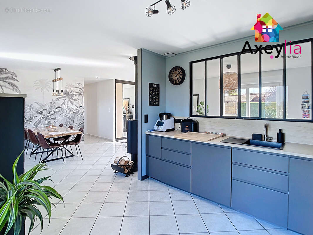 Maison à SAINT-JEAN-SAINT-MAURICE-SUR-LOIRE