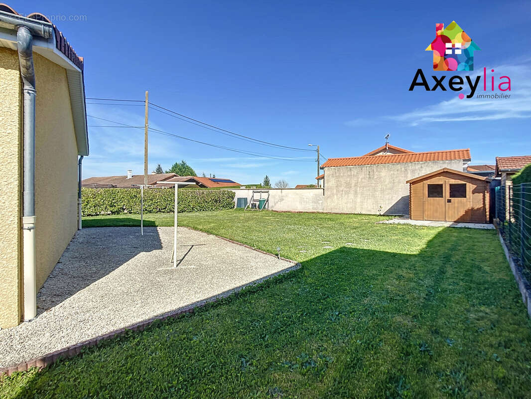 Maison à SAINT-JEAN-SAINT-MAURICE-SUR-LOIRE