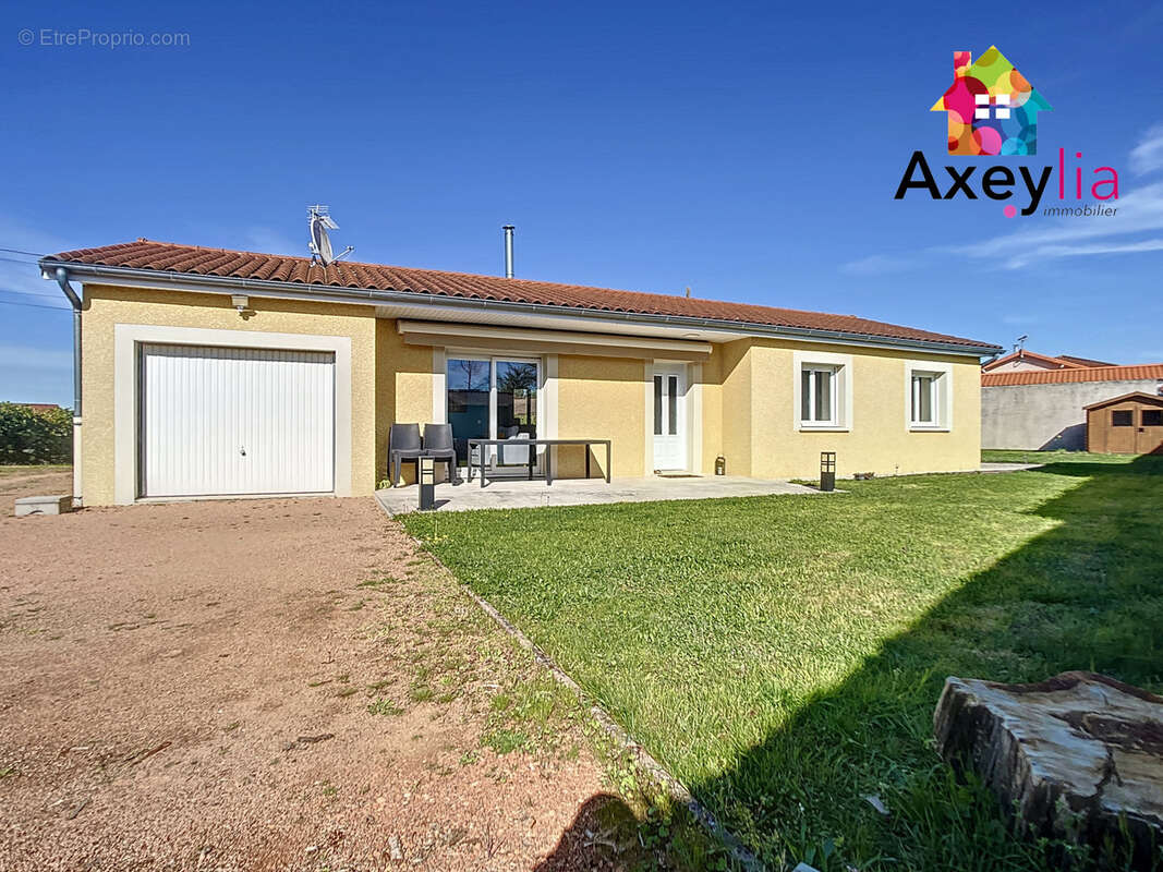 Maison à SAINT-JEAN-SAINT-MAURICE-SUR-LOIRE