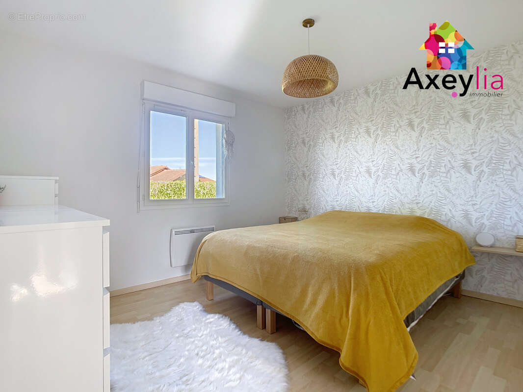 Maison à SAINT-JEAN-SAINT-MAURICE-SUR-LOIRE