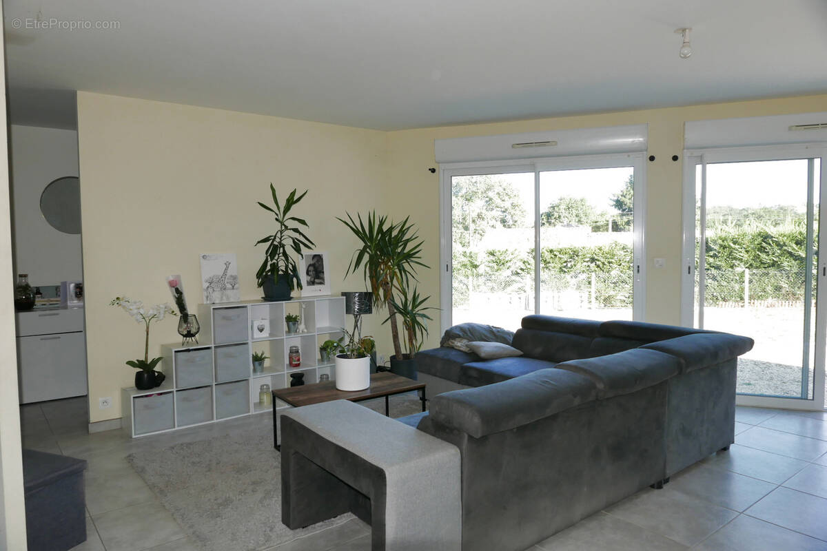 Maison à SAINT-ASTIER