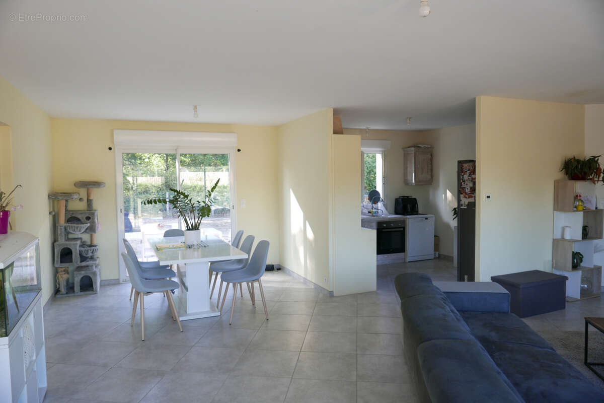 Maison à SAINT-ASTIER