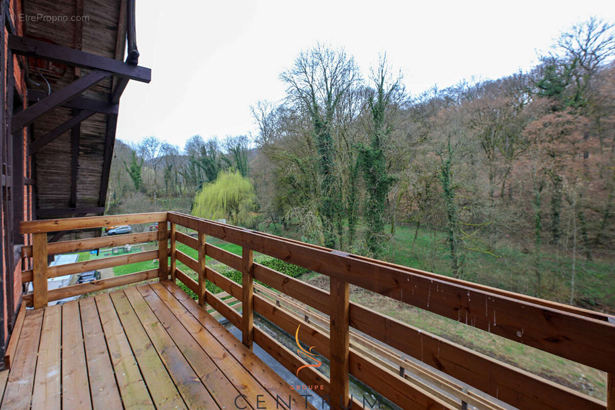 Appartement à CHATEL-SAINT-GERMAIN