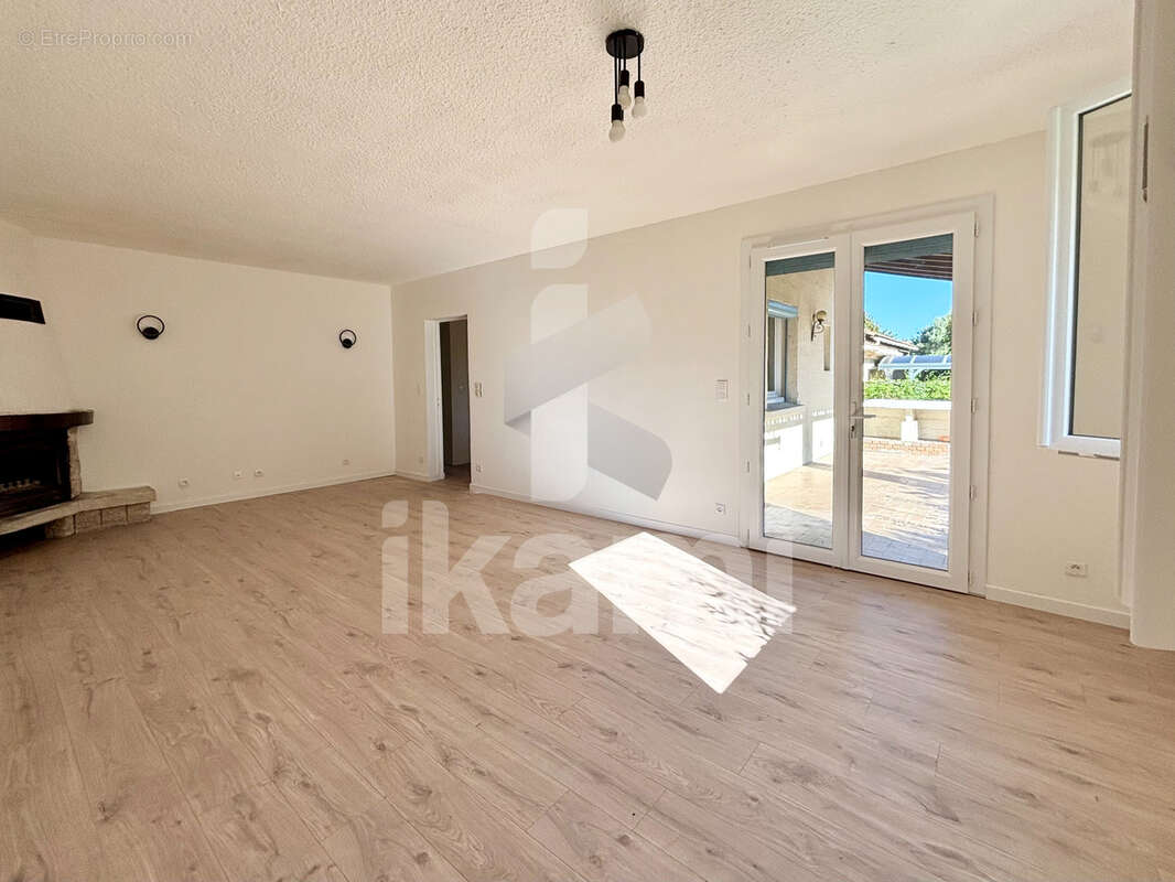 Maison à ROQUEMAURE