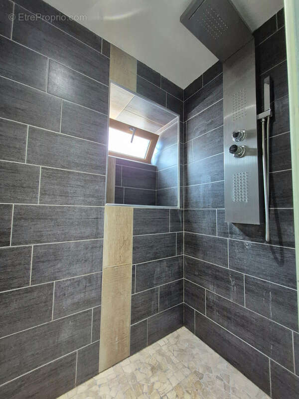 Maison à SAINT-CERGUES