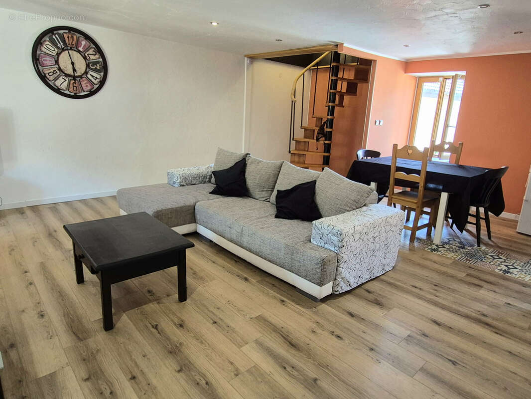 Maison à SAINT-CERGUES