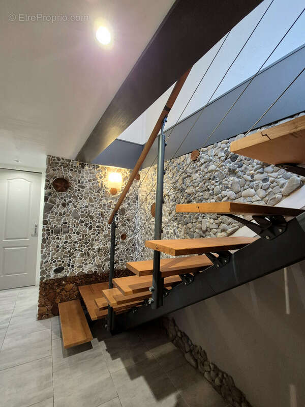 Maison à SAINT-CERGUES