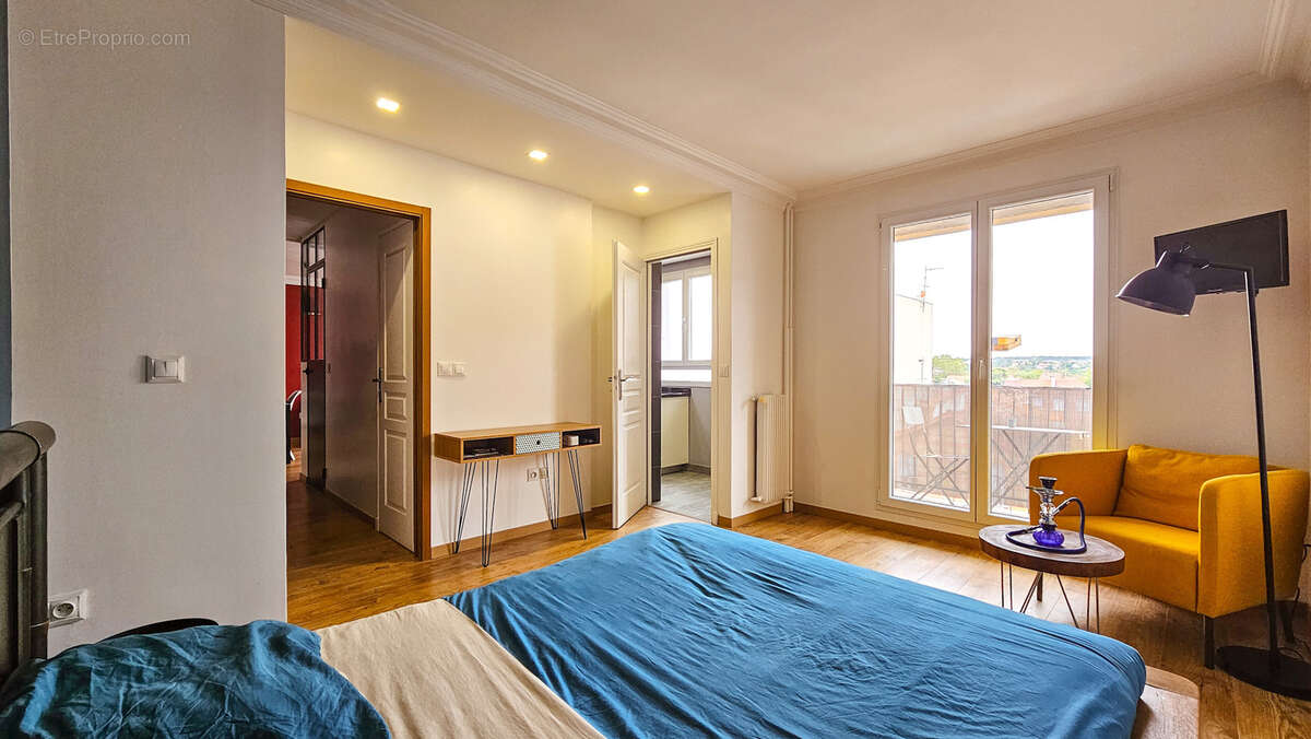 Appartement à SARTROUVILLE