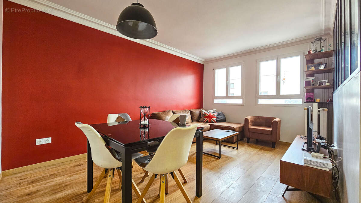 Appartement à SARTROUVILLE