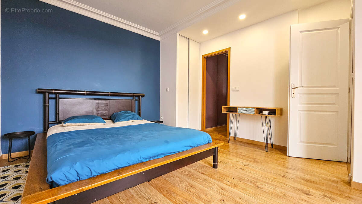 Appartement à SARTROUVILLE