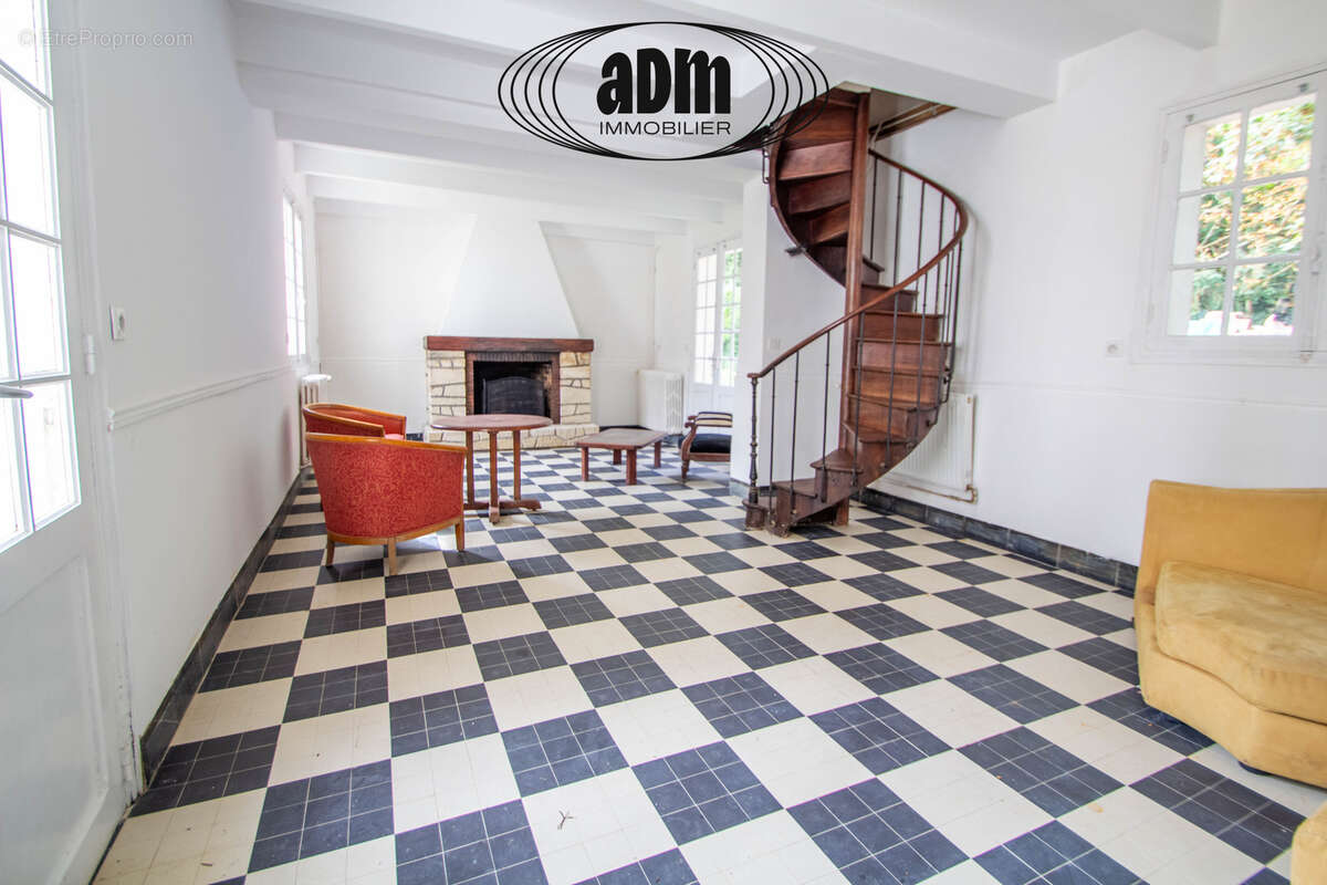 Maison à COUILLY-PONT-AUX-DAMES