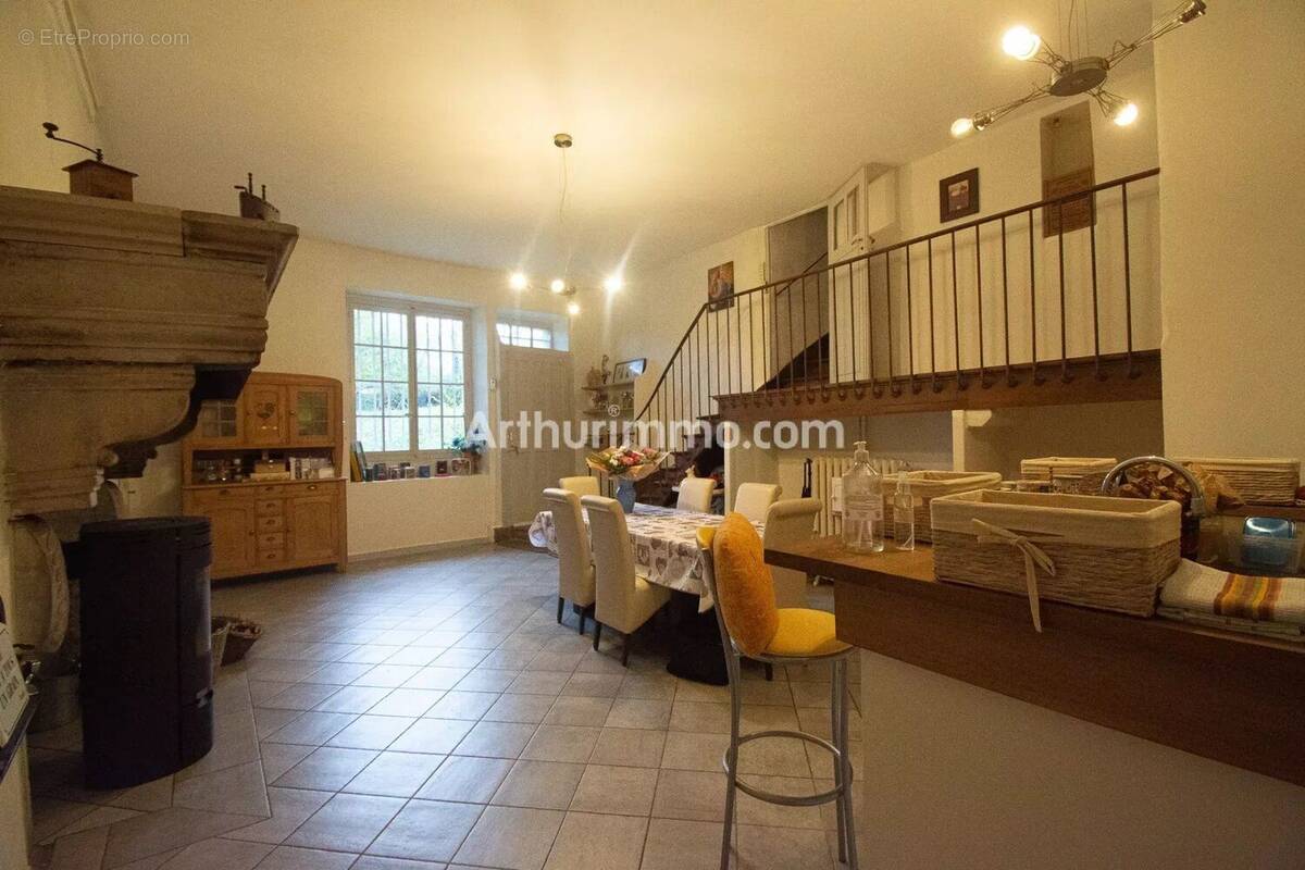 Maison à ARC-ET-SENANS