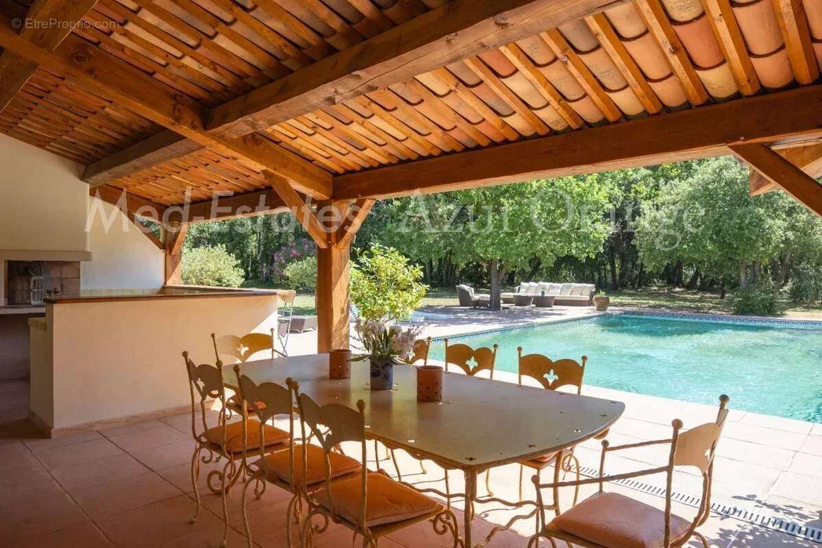 Maison à LE CANNET-DES-MAURES