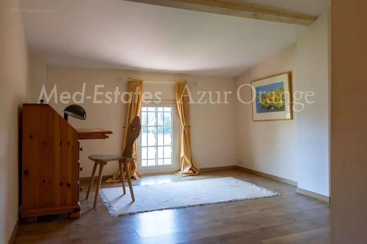 Maison à LE CANNET-DES-MAURES