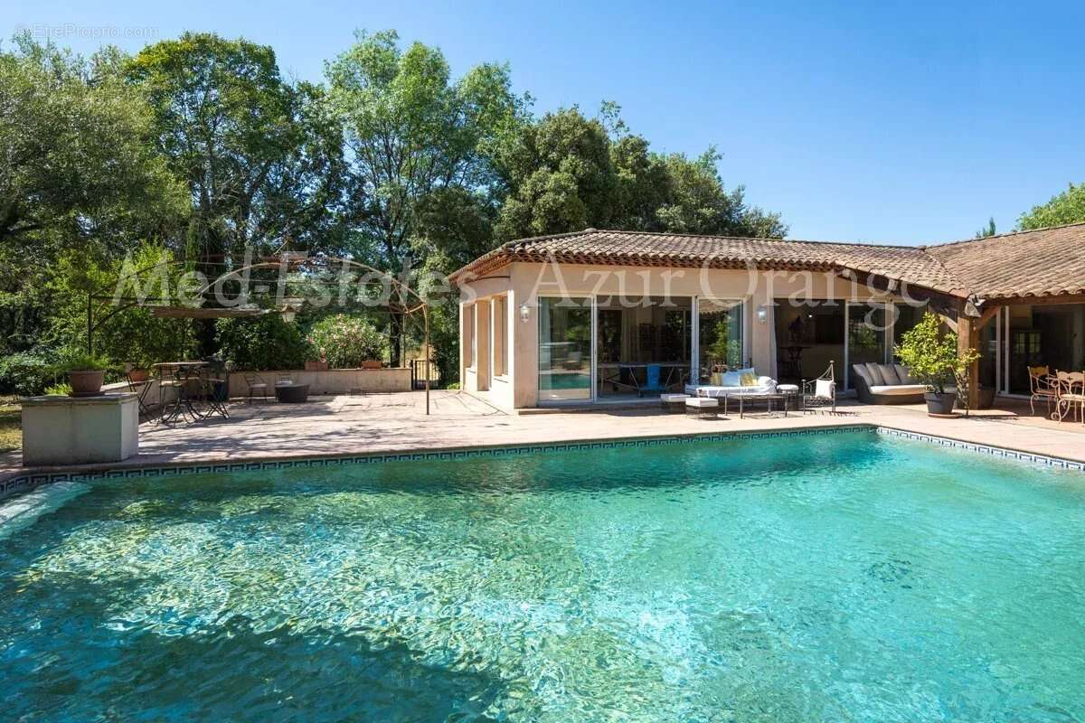 Maison à LE CANNET-DES-MAURES