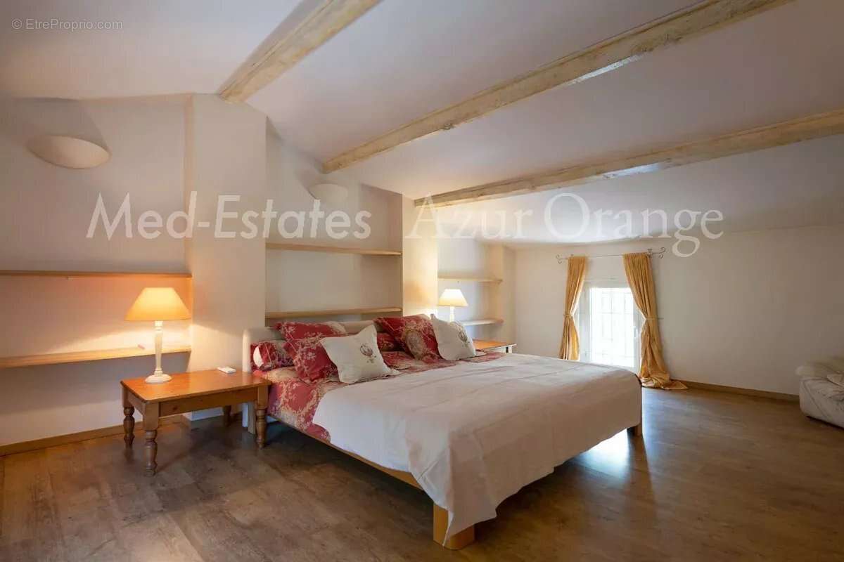 Maison à LE CANNET-DES-MAURES