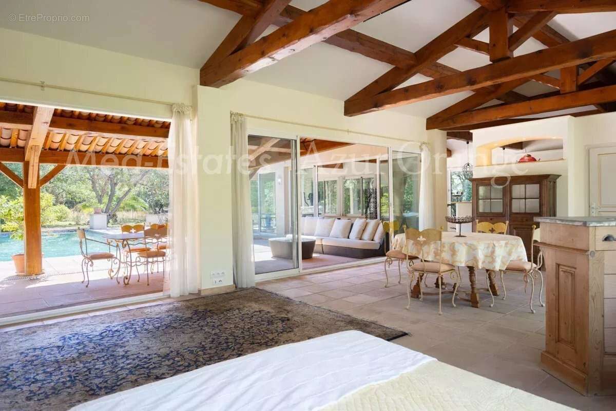 Maison à LE CANNET-DES-MAURES