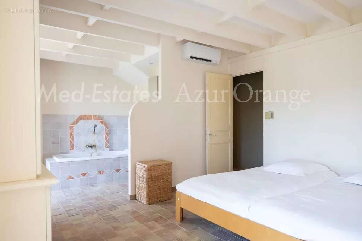 Maison à LE CANNET-DES-MAURES