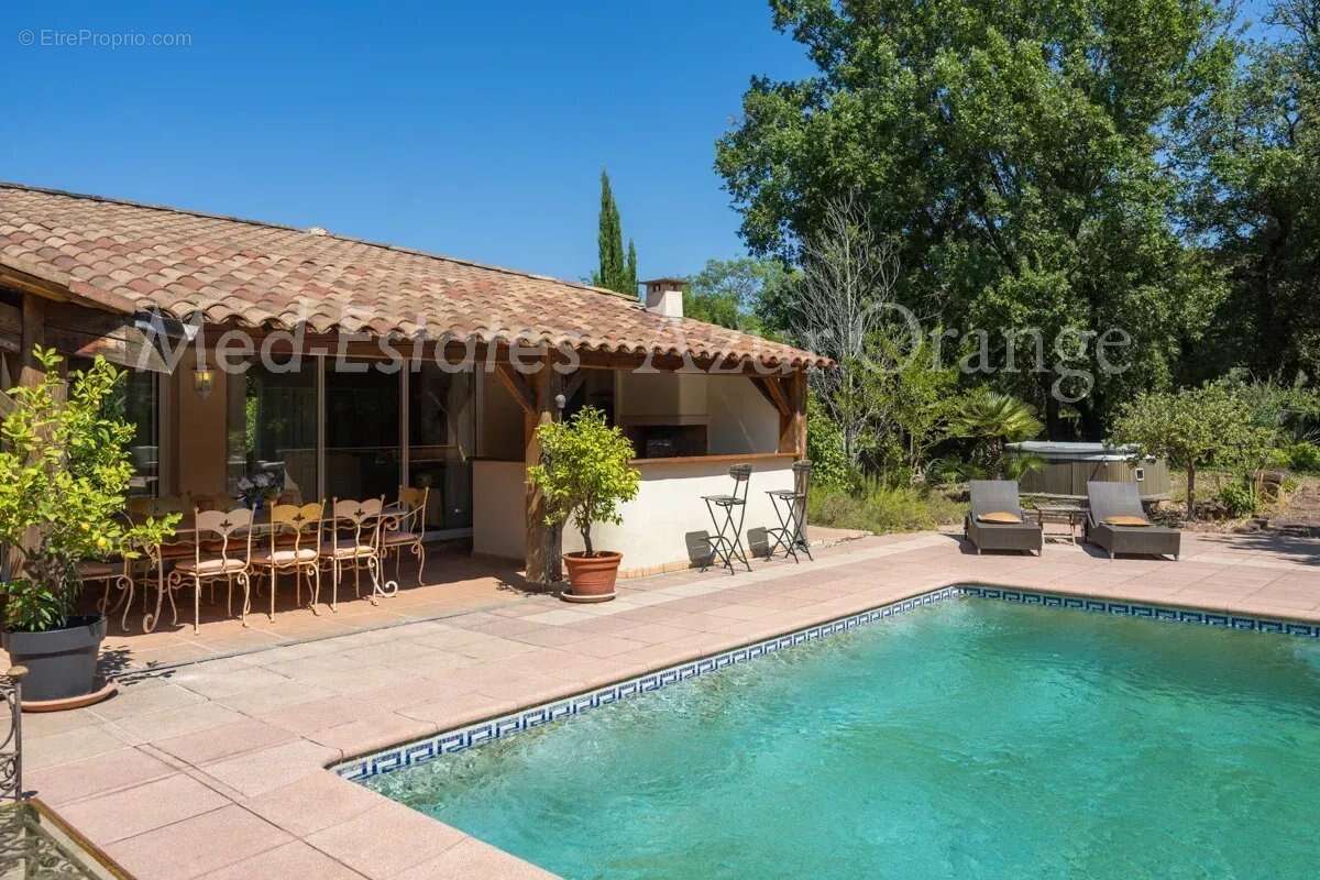 Maison à LE CANNET-DES-MAURES