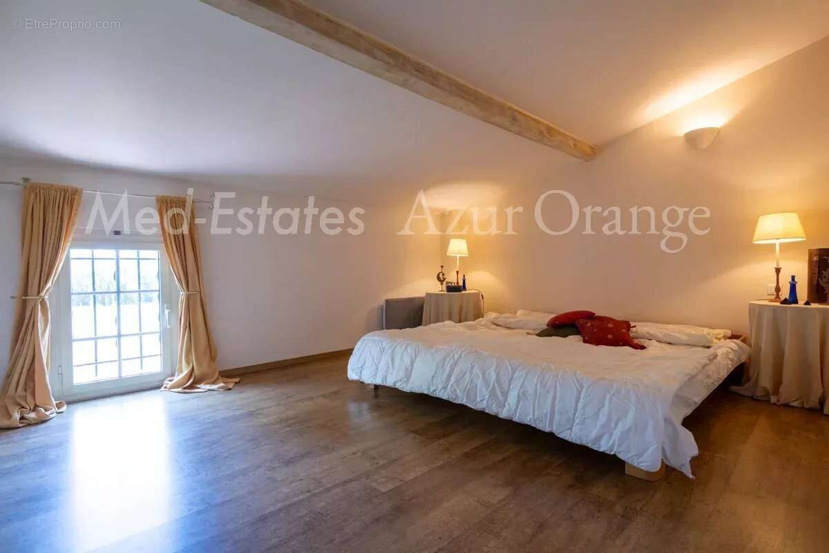 Maison à LE CANNET-DES-MAURES