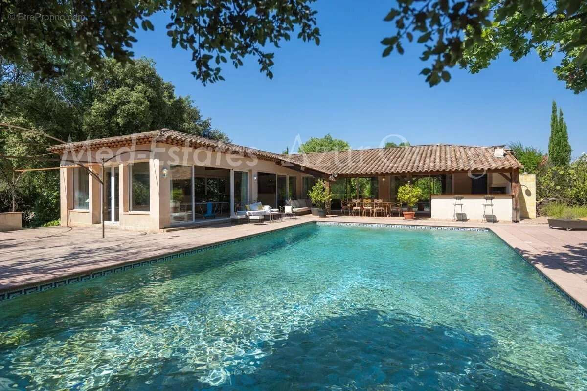 Maison à LE CANNET-DES-MAURES