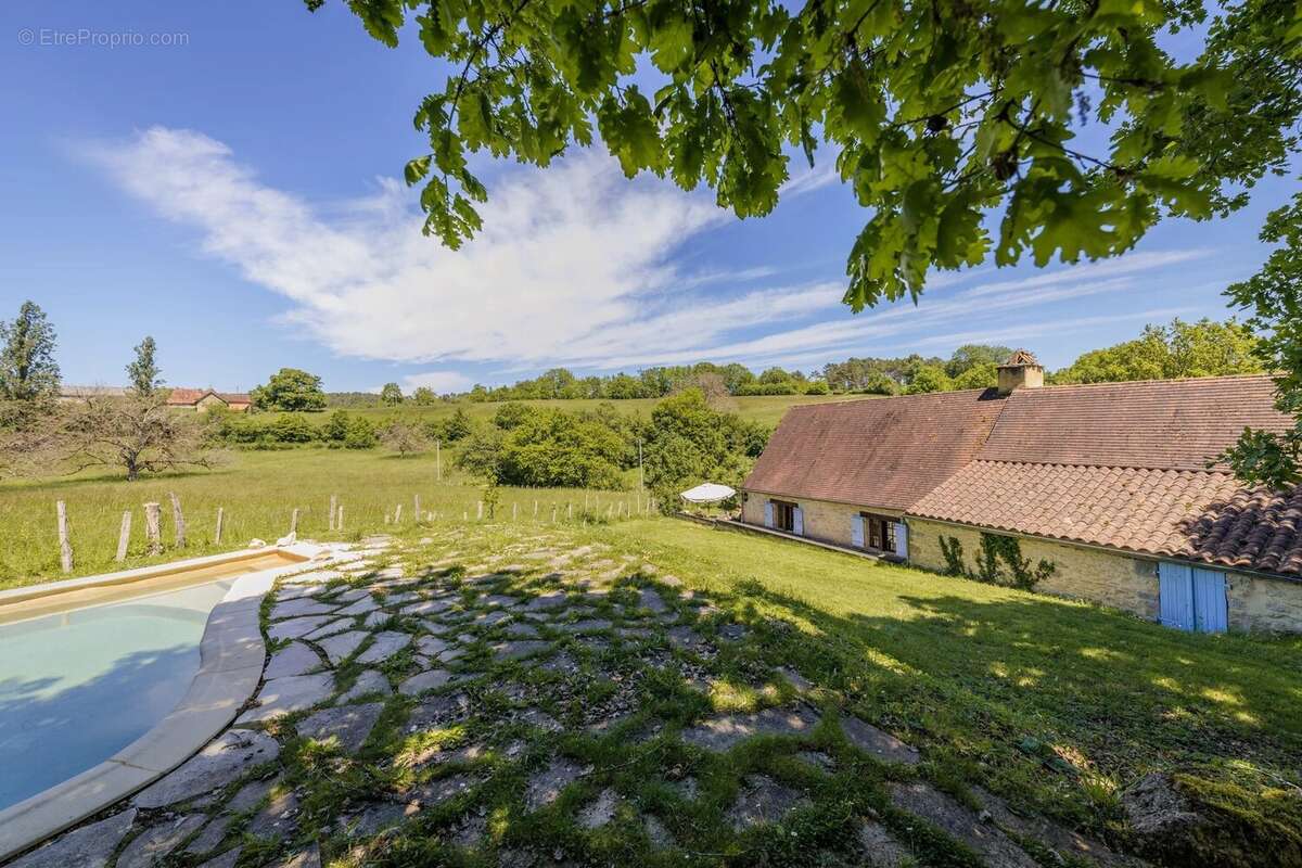 Maison à SAINT-POMPONT