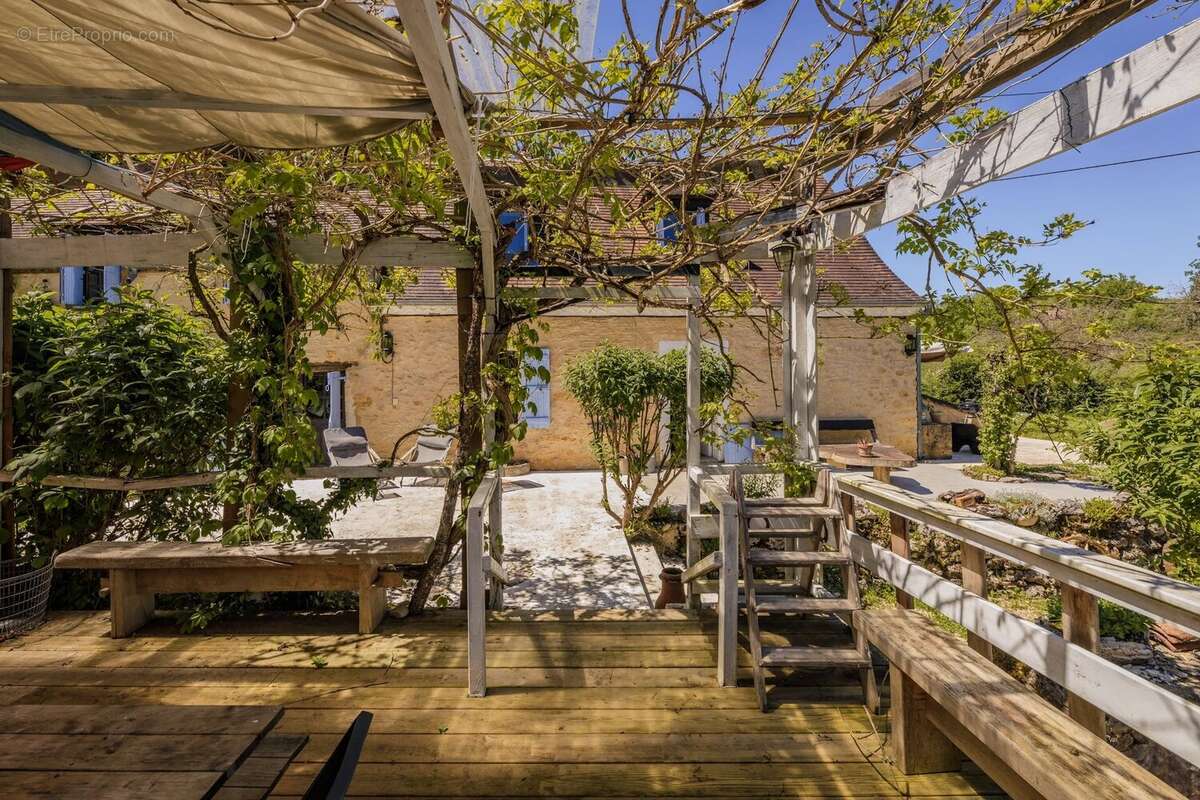 Maison à SAINT-POMPONT