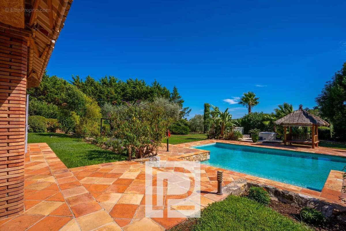 Maison à MOUANS-SARTOUX