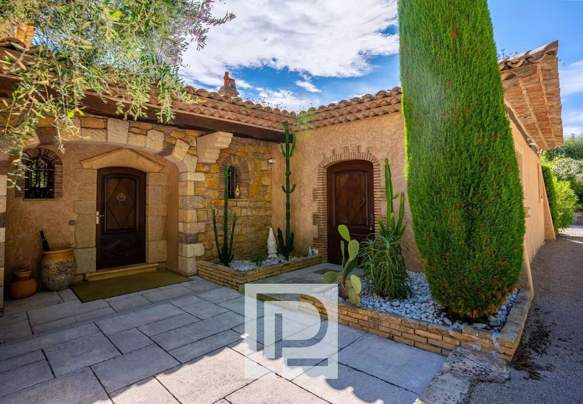 Maison à MOUANS-SARTOUX