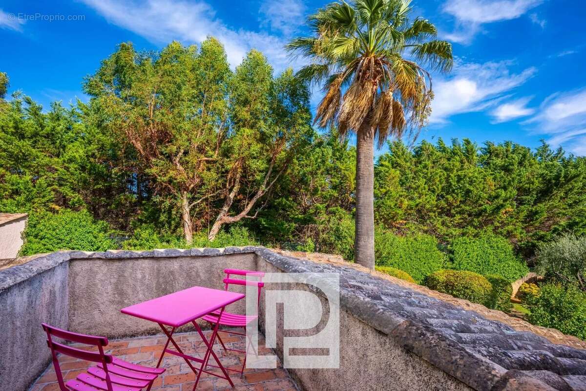 Maison à MOUANS-SARTOUX