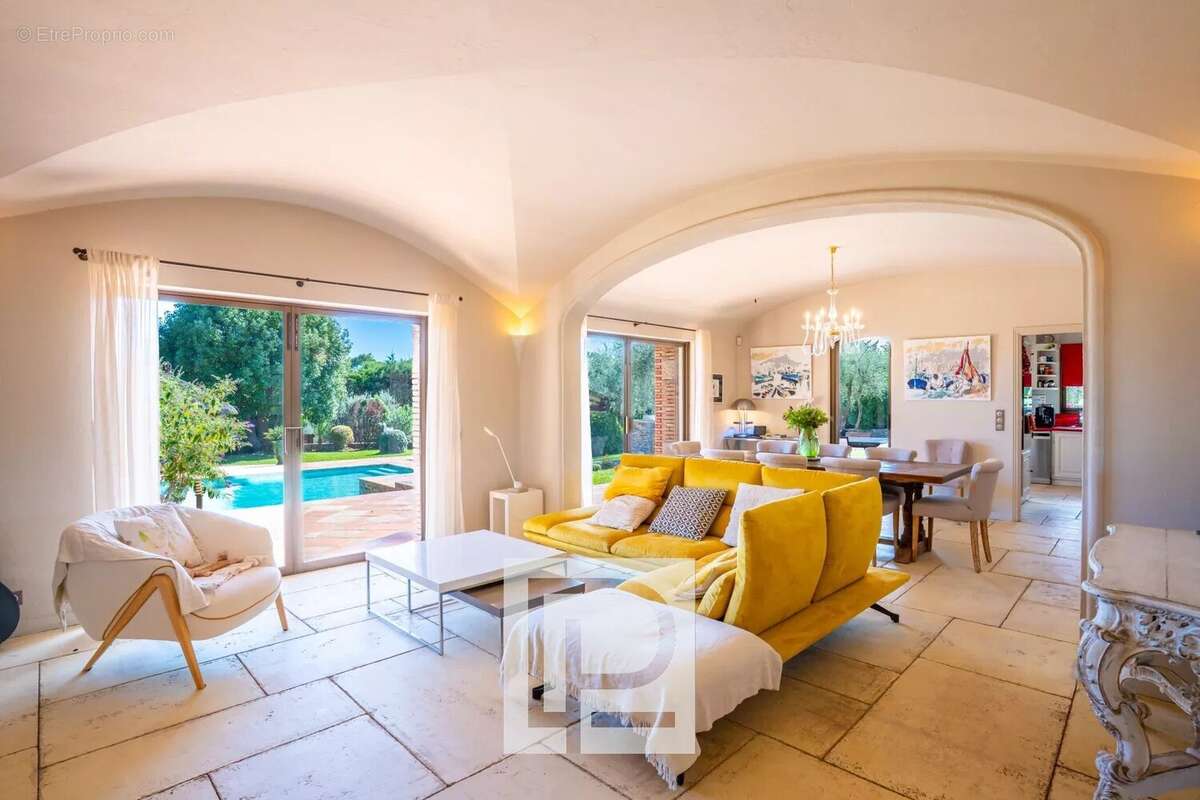 Maison à MOUANS-SARTOUX