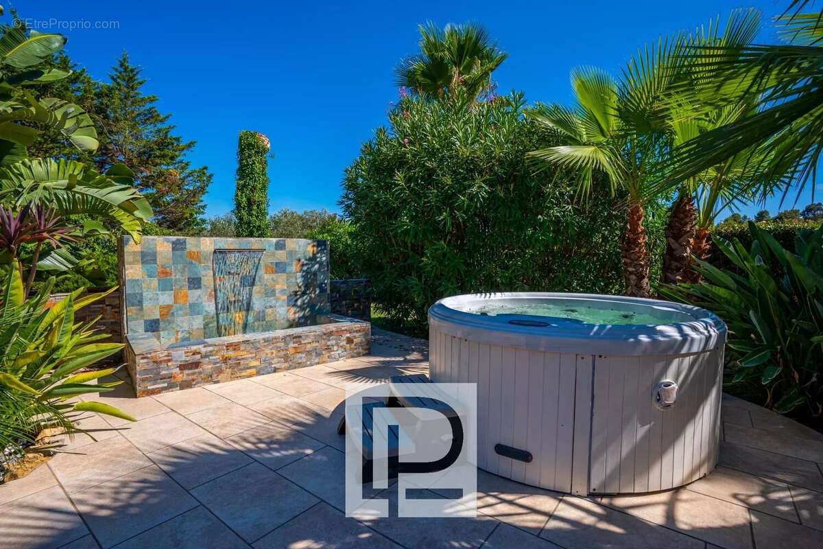 Maison à MOUANS-SARTOUX