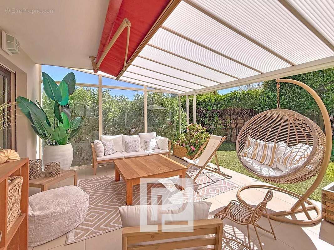 Appartement à LE CANNET