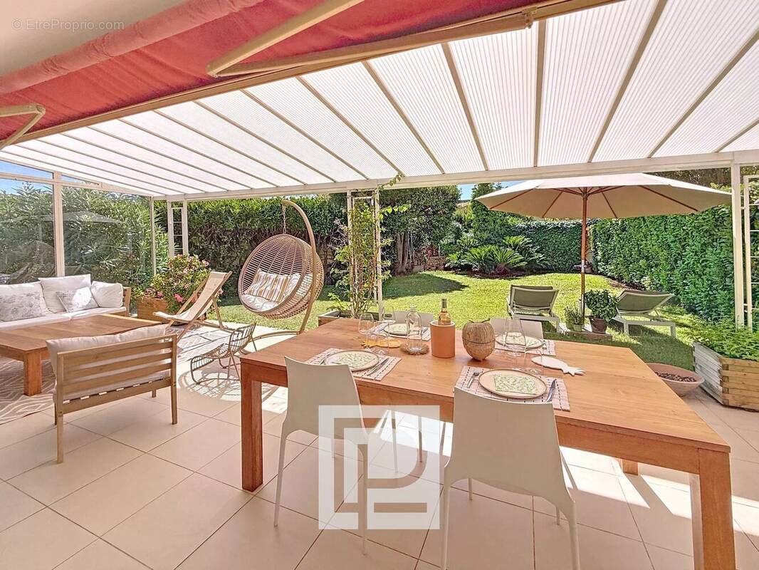 Appartement à LE CANNET