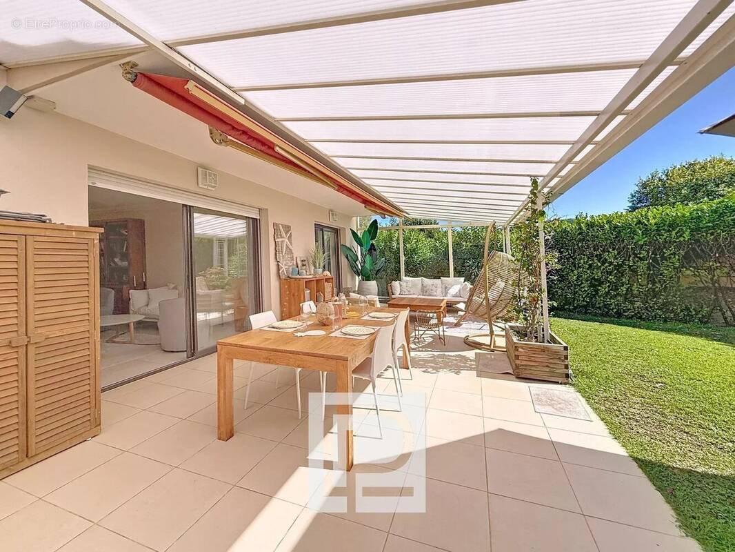 Appartement à LE CANNET