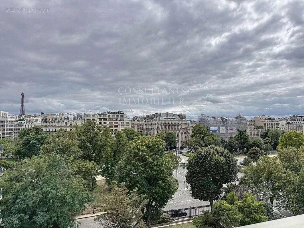 Appartement à PARIS-16E