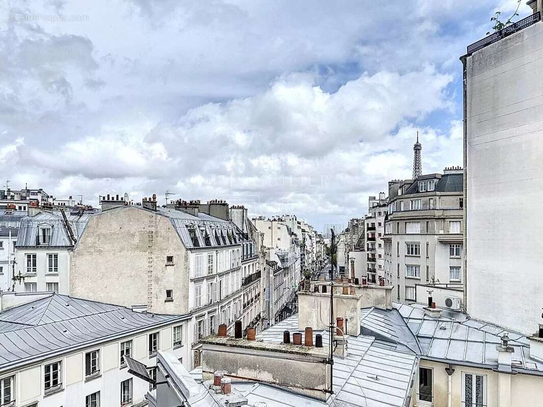 Appartement à PARIS-16E
