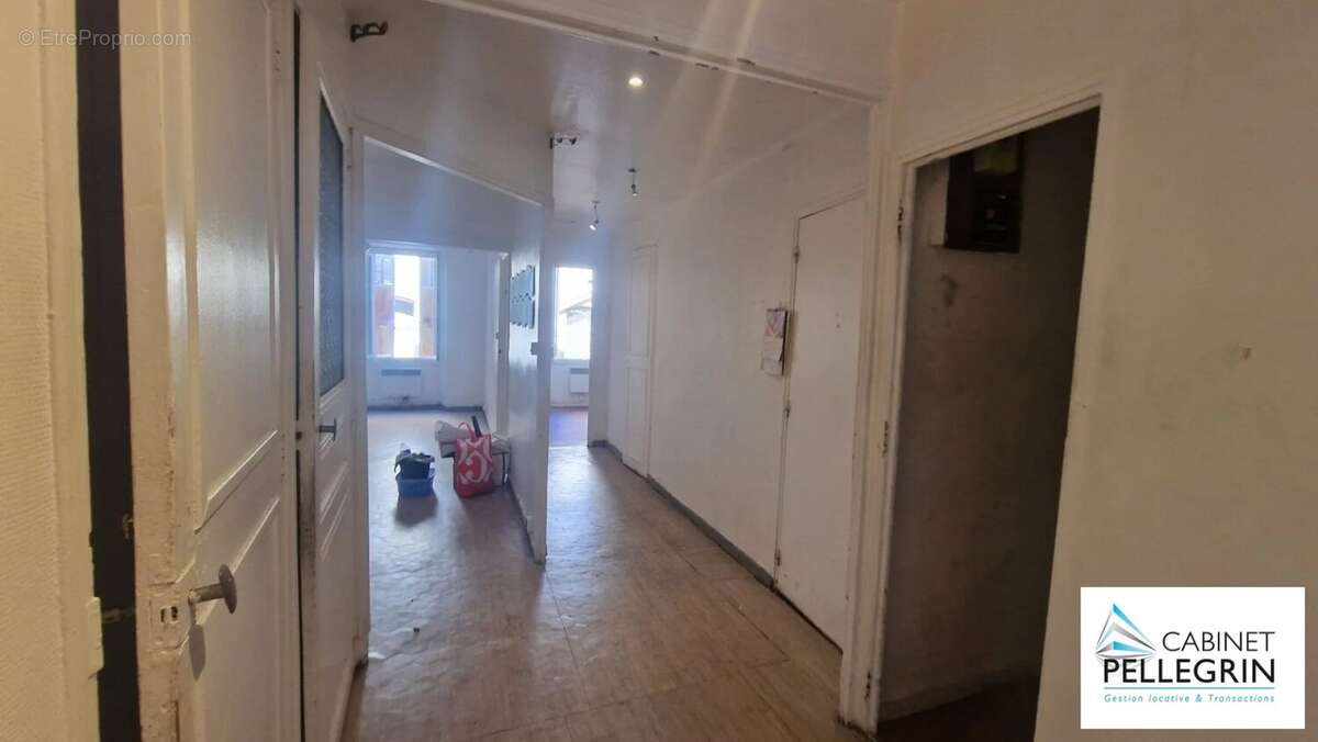 Appartement à MARSEILLE-1E
