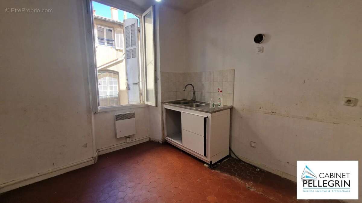 Appartement à MARSEILLE-1E