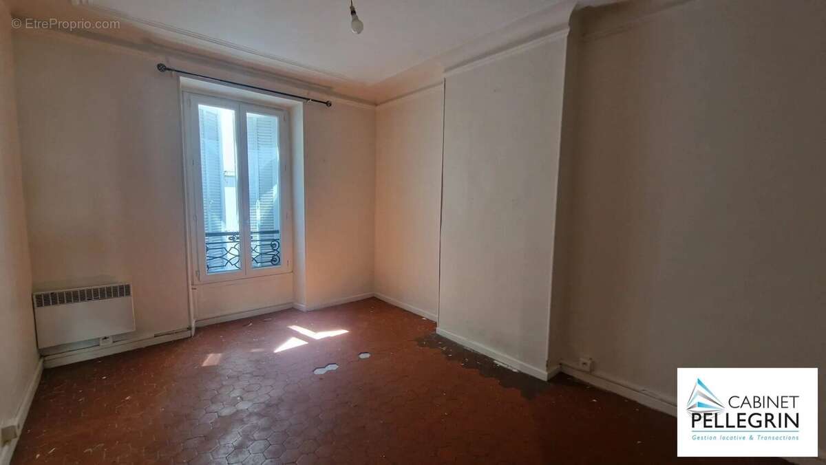Appartement à MARSEILLE-1E