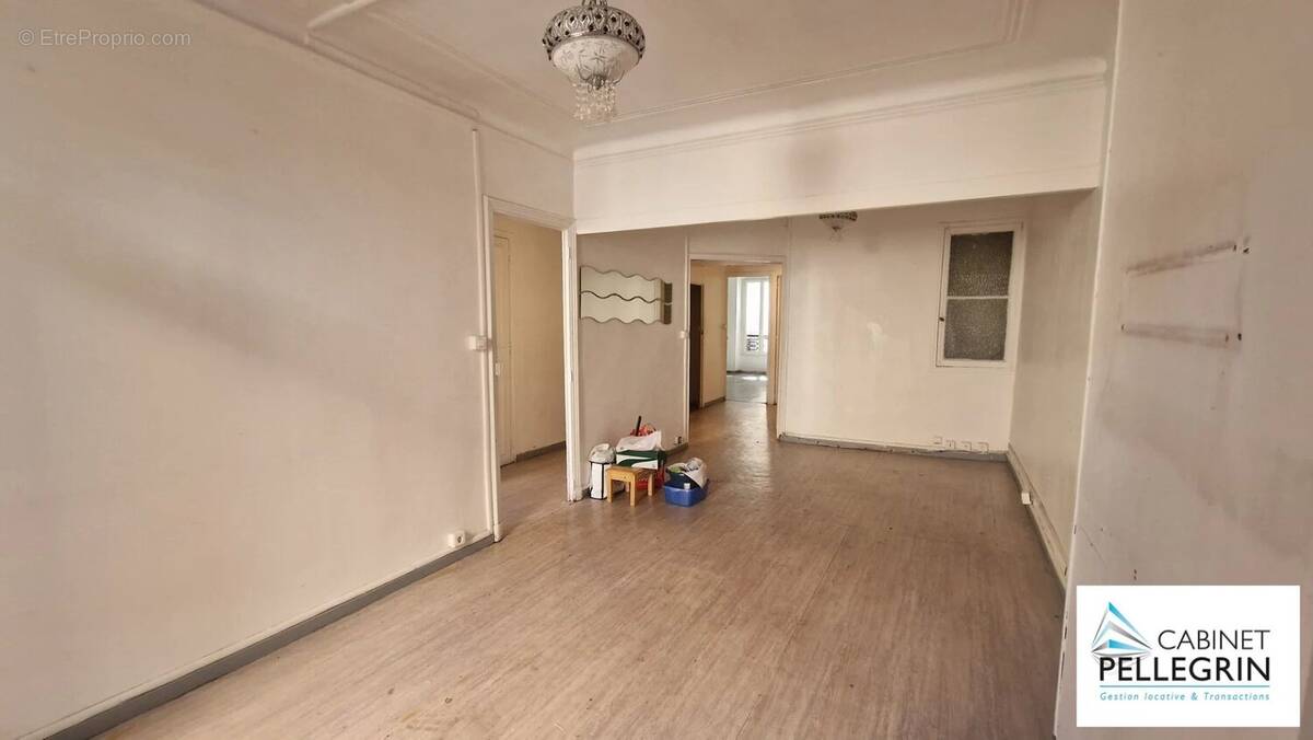 Appartement à MARSEILLE-1E