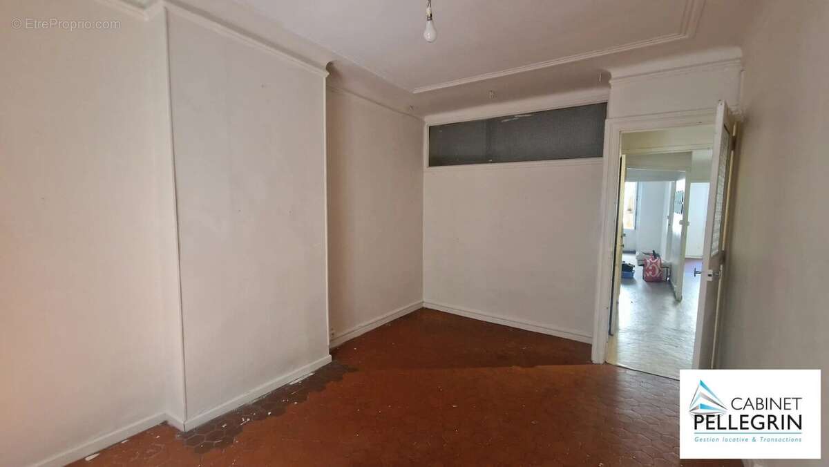 Appartement à MARSEILLE-1E