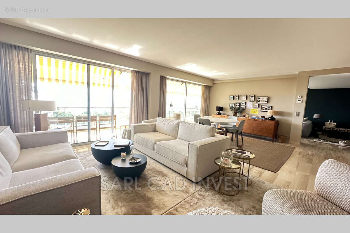 Appartement à VALLAURIS