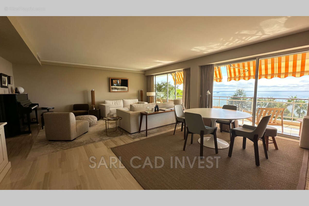 Appartement à VALLAURIS